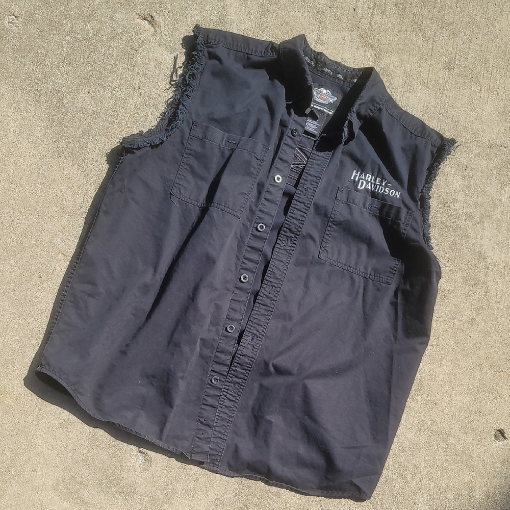 Harley-Davidson Men's Black Sleeveless Button-Down Shirt with Chest Logo